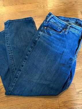Silver Jeans Dark Blue Capri Suki